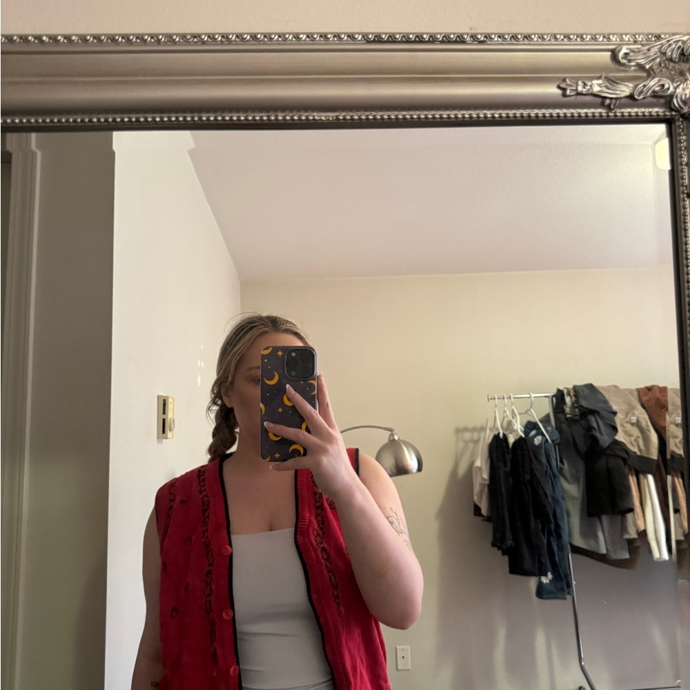 Embroidered Red Button-Front Knit Vest - Picture 5 of 6